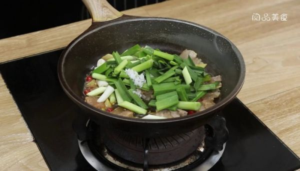 大蒜炒咸肉怎么做 大蒜炒咸肉怎么做好吃