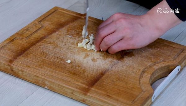 土豆片炒鸭胗怎么做  土豆片炒鸭胗的做法