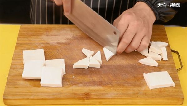 冻豆腐红烧肉的做法 冻豆腐红烧肉怎么做