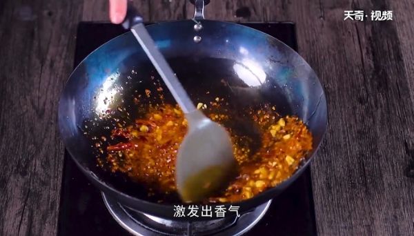 香辣鸭掌怎么做 香辣鸭掌咋做