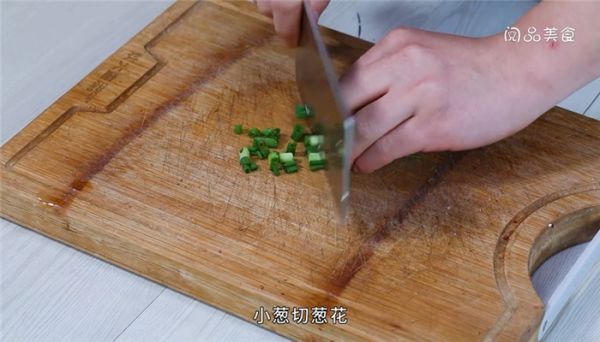 豌豆尖煎蛋汤的做法 豌豆尖煎蛋汤怎么做