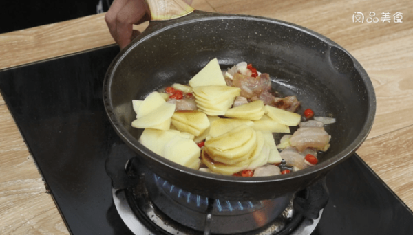 咸肉炒土豆片 咸肉炒土豆片怎么做好吃