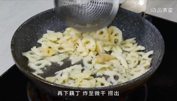 藕丁炒鸡肉 藕丁炒鸡肉的做法