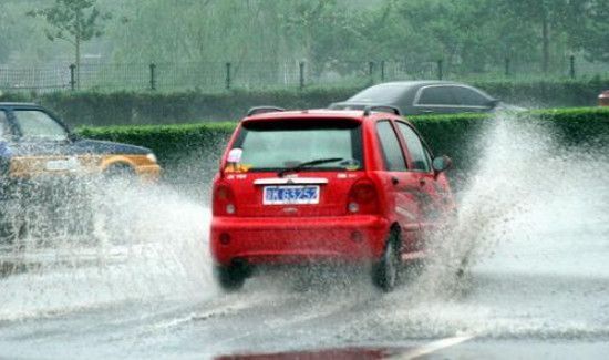 雨后如何保养汽车