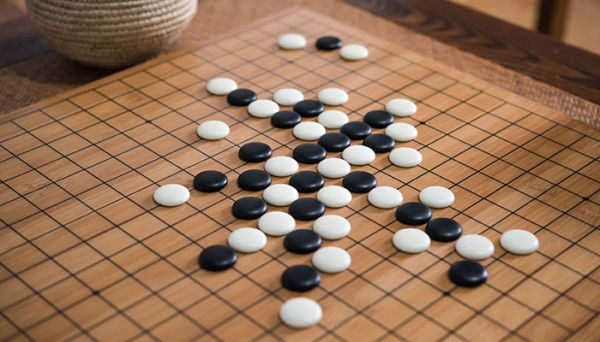 围棋棋盘共有几个交叉点 围棋棋盘上的交叉点有多少