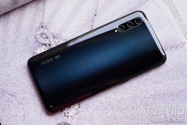 vivo nex3和iqoopro哪款好？vivo nex3和iqoopro对比介绍